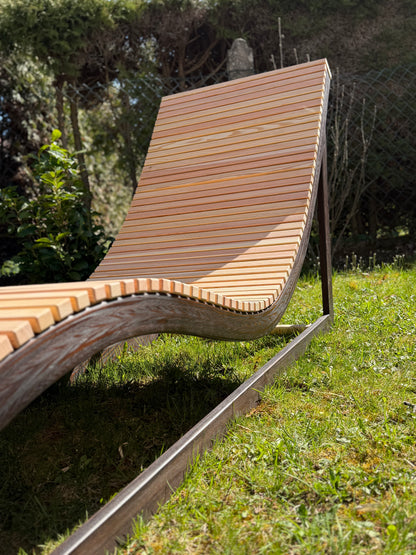 Ergonomische Designliege aus Holz (Lärche)
