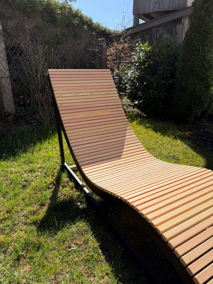Ergonomische Designliege aus Holz (Lärche)